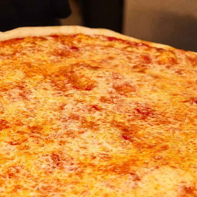 16" Large Pizza.